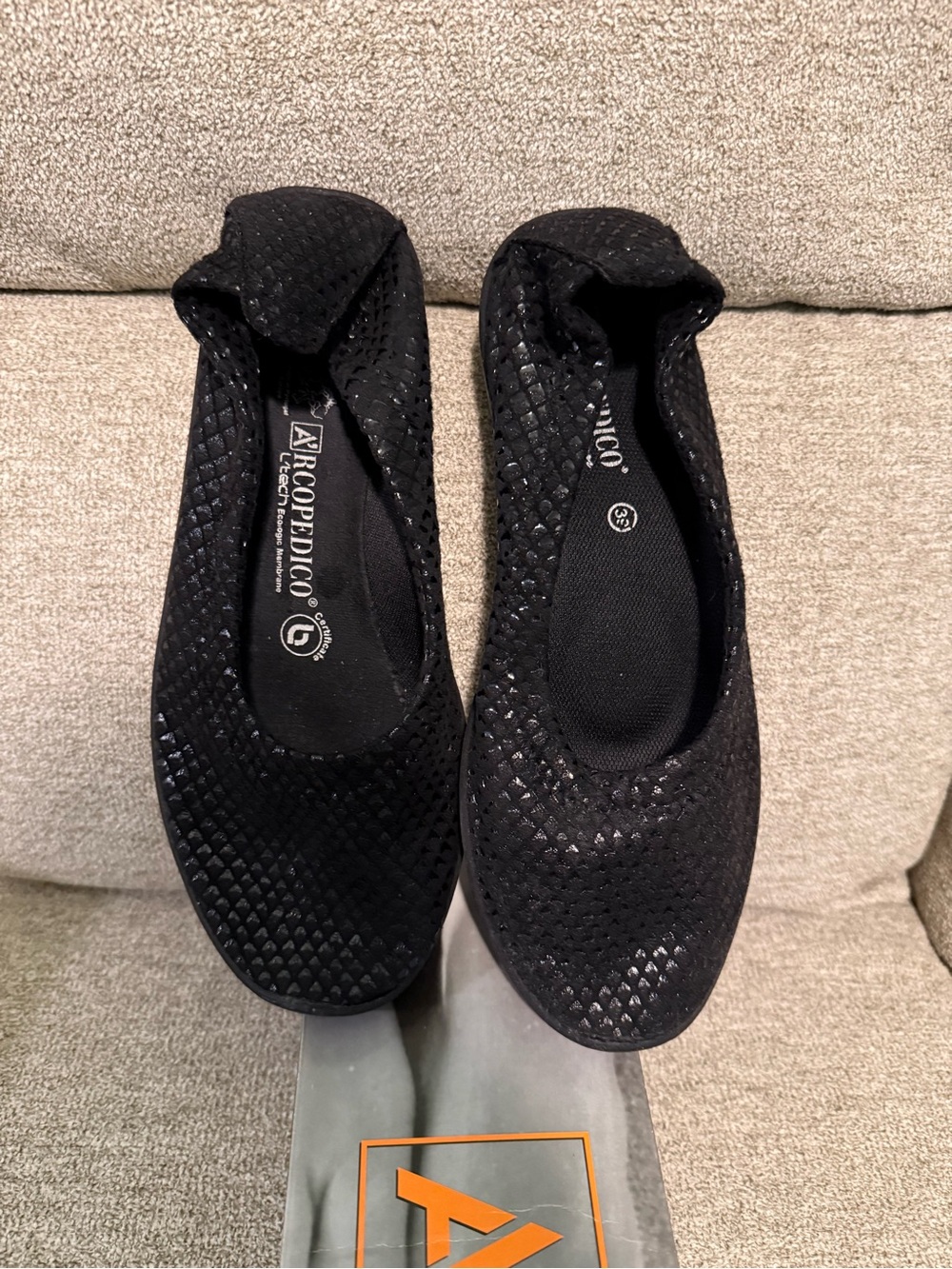 Arcopedico Black Textured Slip-On Loafers